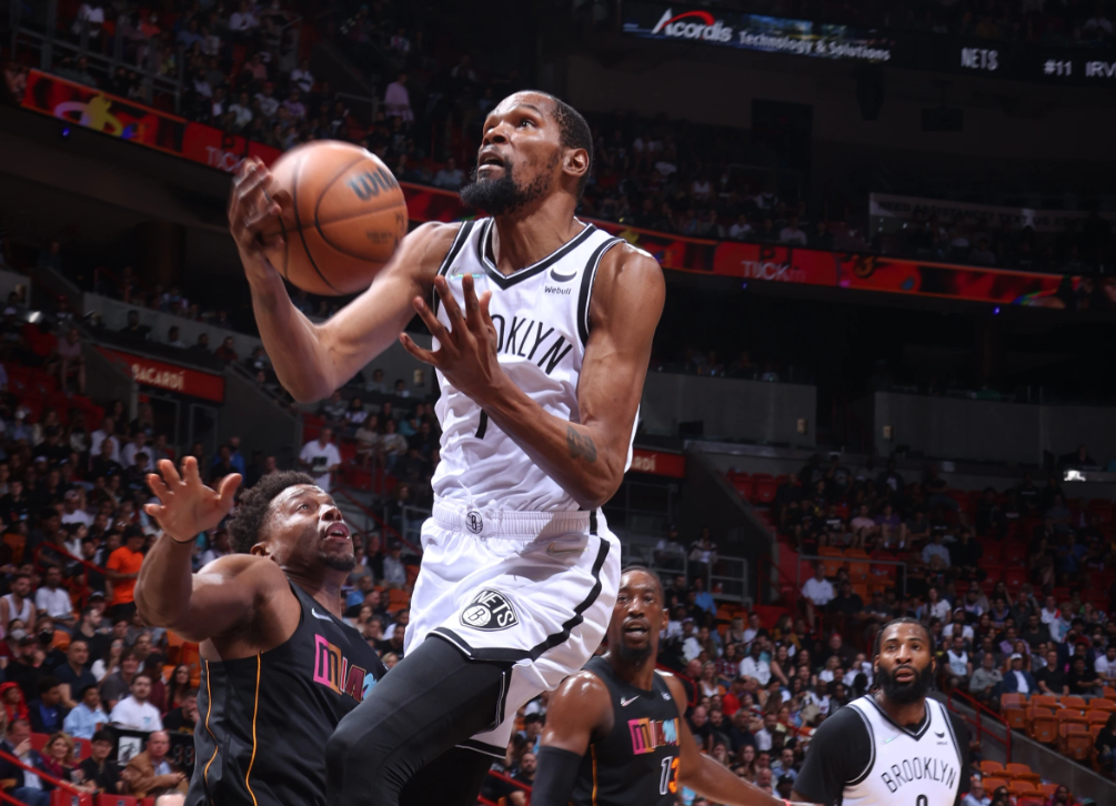 关于阿扎伦卡遭遇七连败,DWG教练面临压力!的信息九游平台