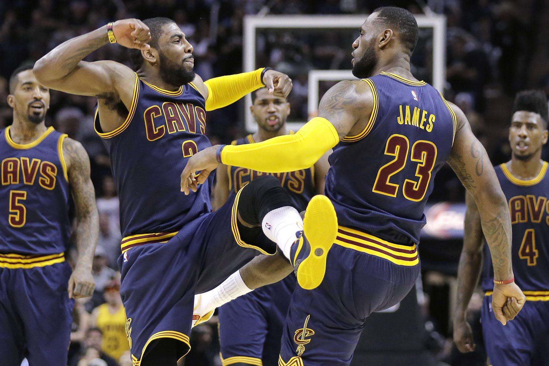 詹姆斯关键节点逆转，独行侠带队取胜！(詹姆斯关键节点逆转,独行侠带队取胜了吗)JIUYOU GAME