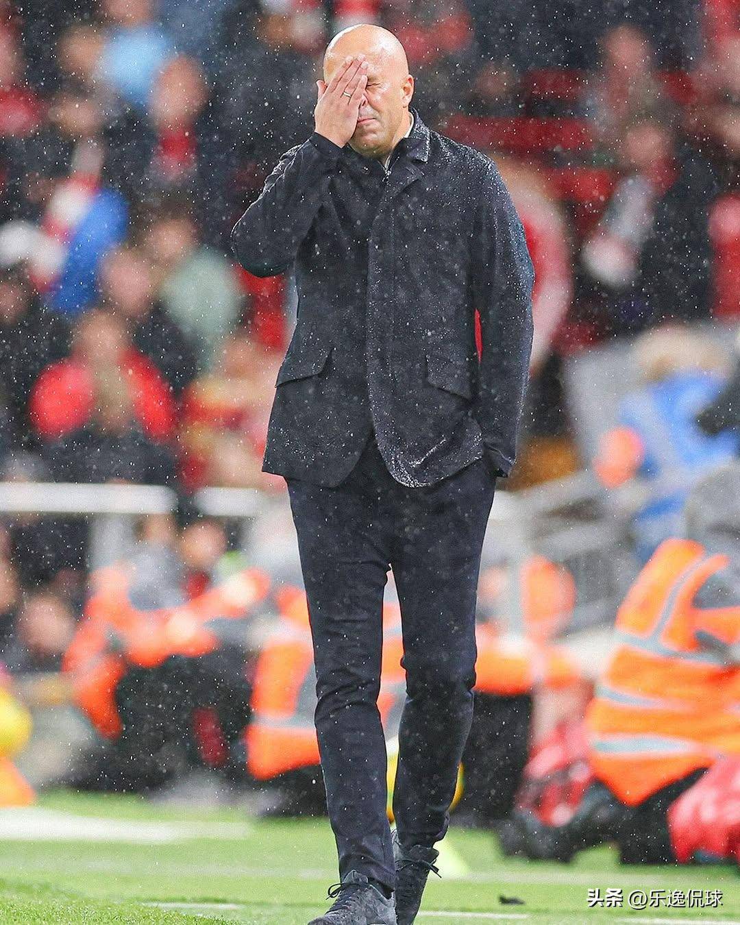 利物浦训练开放日，清晨调整名单引欢呼，德国杯在即，阵容厚度经受考验的简单介绍JIUYOU GAME