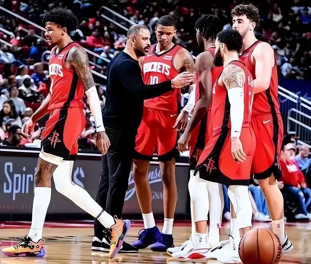 包含CBA季后赛集结日再迎强敌,休斯敦火箭内部沟通,主帅态度——更衣室稳定,纪律约束更严格的词条九游官网入口